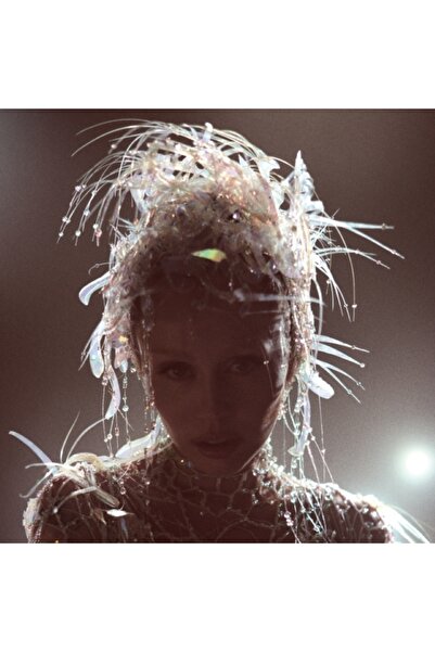 Miley Cyrus - SOMETHING BEAUTIFUL - 1