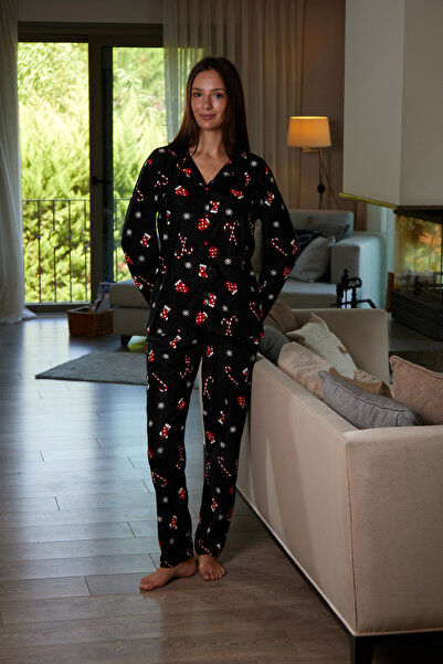 Estiva Kadın Noel Desenli Siyah Önden Düğmeli Süet Pijama Takımı