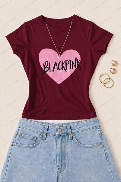 SVART WEAR Tricou de damă din bumbac și lycra cu imprimeu inimă Blackpink, cu...
