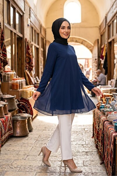 Puane تونيك بأكمام طويلة مع تفاصيل من الشيفون من الأمام باللون الأزرق الداكن