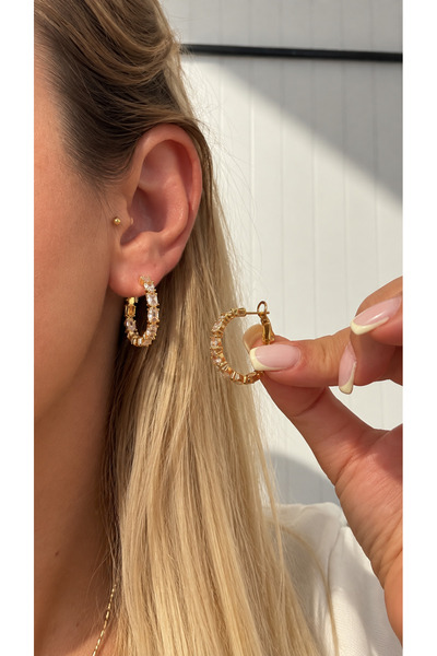 GLARE JEWELRY CO أقراط دائرية من الذهب الوردي مرصعة بحجر الزركون التامتور