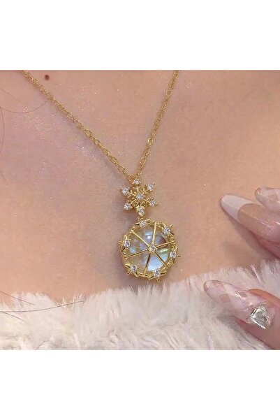 Heda Jewelry قلادة كار سكوير - قلادة إلسا من فروست لاند مصنوعة من الفولاذ