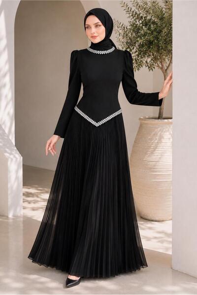 TRENDTESETTÜR KADIN SİYAH TAŞ DETAYLI PİLİSELİ ABİYE ELBİSE T 4763