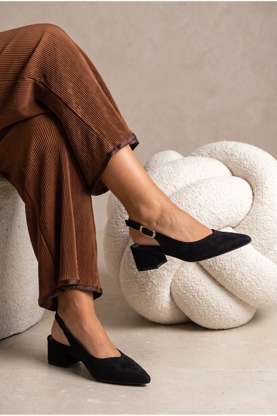 sv savves Women's Nubuck Black Strappy New Season Low Heel Shoes