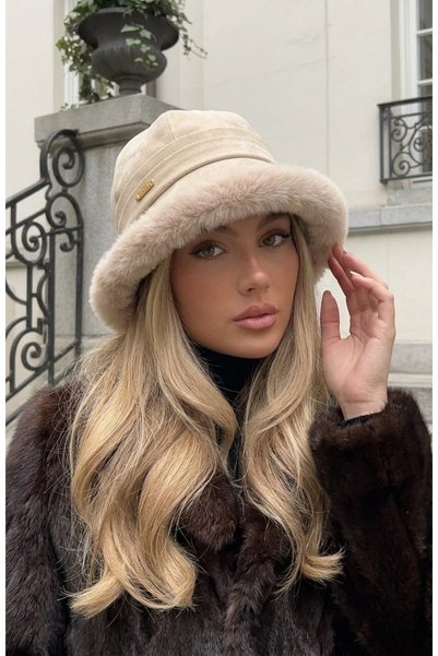 LAGRANZE Teddy Luxe – Pălărie de iarnă pentru femei, cu detalii din pluș și aspect de piele întoarsă