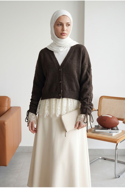bellura Kolları Büzgülü Bağcıklı Eteği Ve Kolları Dantel Detaylı Yumoş Hırka