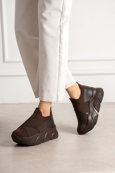 Madam Tarz Ljn-7526 Thick Sole Elastic Sports Shoes