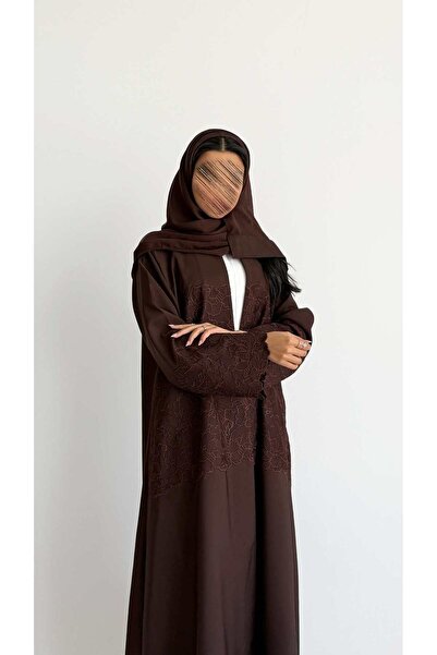 AYA MWT1223 - عباية بتدخيلة تطريز بالامام