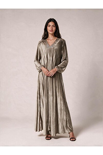 TOP CLOTHE جلابية مخمل بكسرات وتفاصيل لامعة