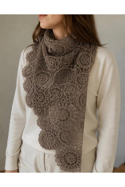 Payidar Hediyelik Lace-Detail Triangle Shawl/Scarf