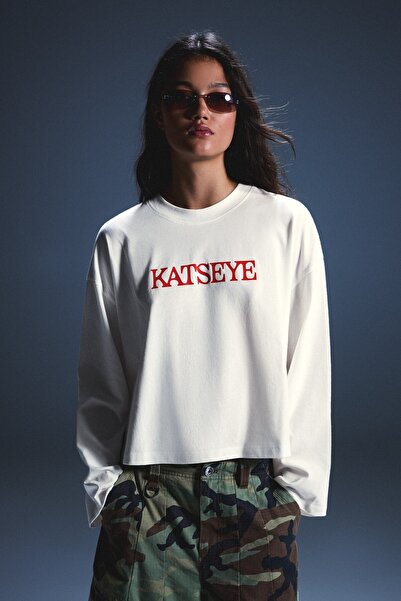 Bershka KATSEYE baskılı uzun kollu tişört