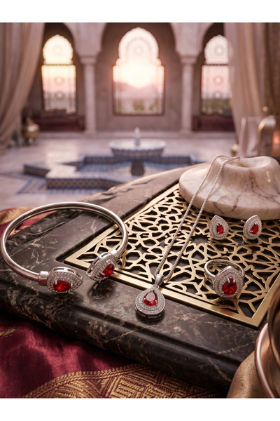 Take Two By Styli طقم مجوهرات على شكل دمعة حمراء مع قلادة فضية وأقراط وخاتم و...