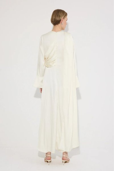 Touché Privé Rochie lungă din satin cu drapaj – DRAPE Ecru
