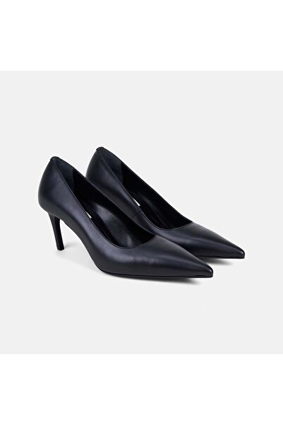 Desa Women's Black Pointed Toe Leather Classic Stiletto