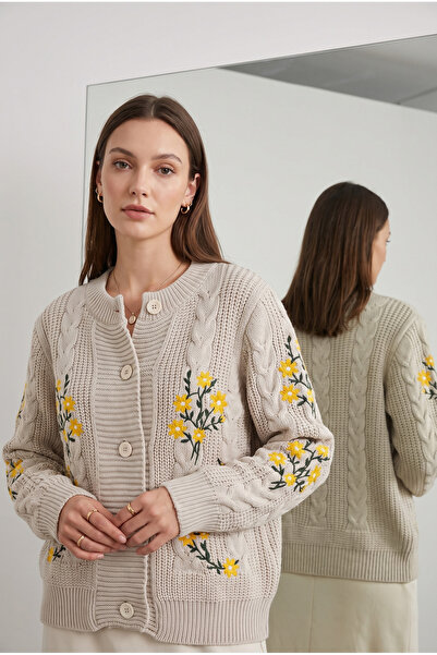 FEMELLE Women's Beige Embroidered Buttoned Knitted Cardigan