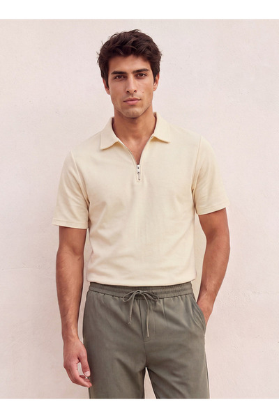 FAV Smart Textured Polo T-shirt