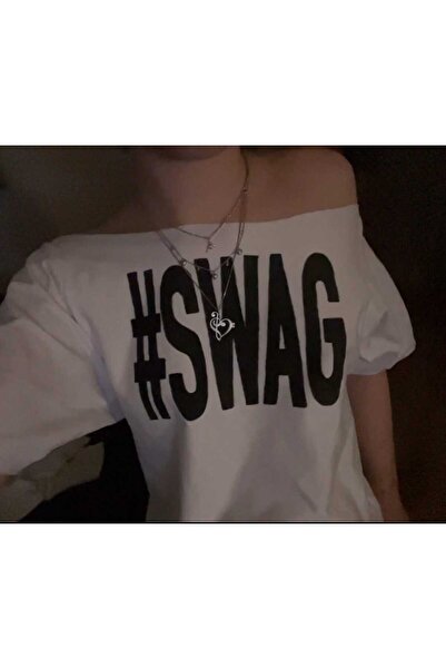 Kalic Studio swag - Kayık Yaka T-shirt beyaz renk