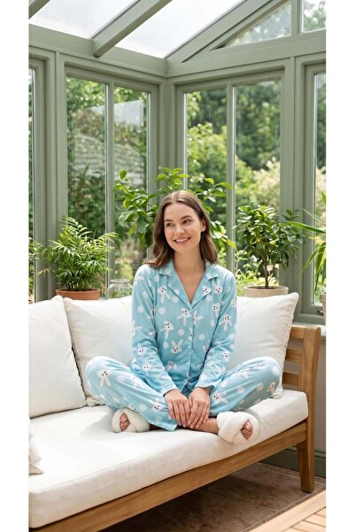 Mia Homewear KADIN SÜET TURKUAZ TAVŞAN DESENLİ ÖNDEN DÜĞMELİ UZUN KOLLU PİJAM...