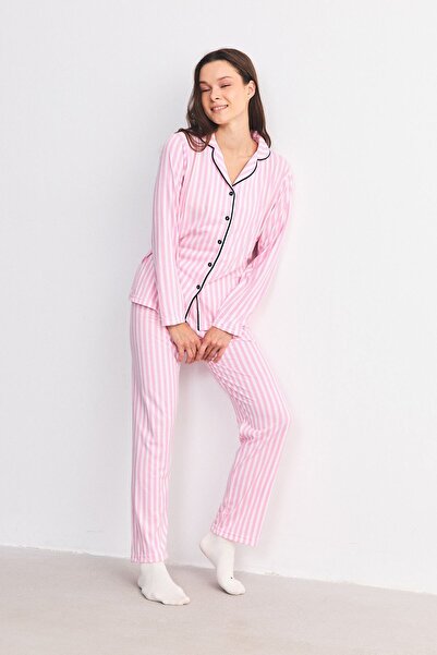 C&City Set de pijamale roz cu dungi și nasturi, cu guler de cămașă, roz