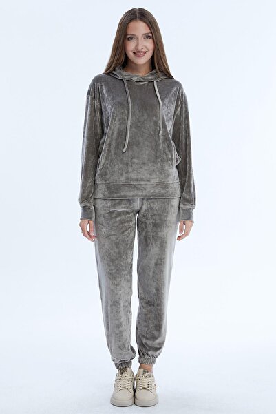 Select Moda Women's Hooded Velvet Double Suit with Pocket Detail