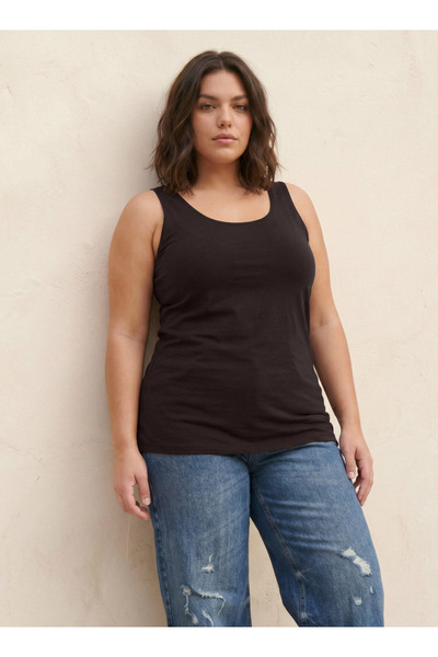 FAV Basics Tank Top with Scoop Neck