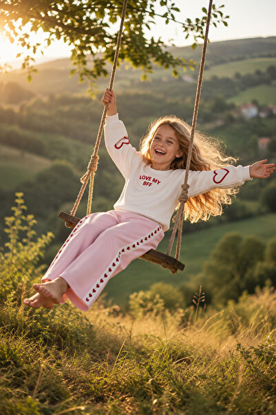 LuccoKids Kız Çocuk "LOVE MY BFF" Baskılı Ekru Sweatshirt & Kalp Şeritli Pemb...