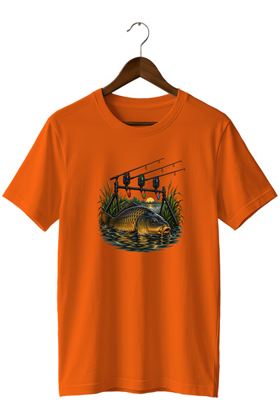 The Baski Widi Collection Sazan Balıkçırıστ Μπλουζάκι με στάμπα Unisex – Κοντ...