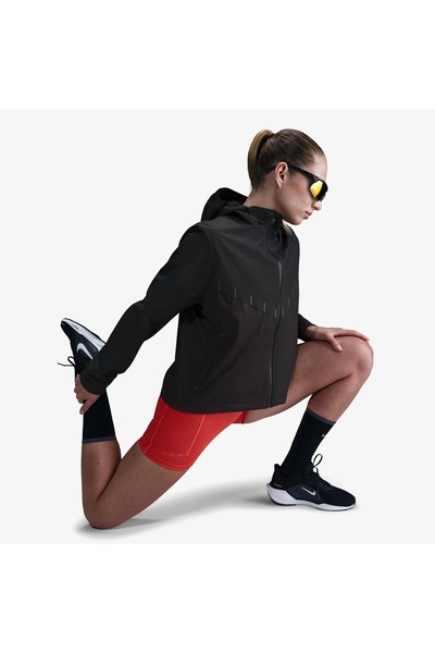 Nike AeroSwift Aerogami Storm-FIT Kadın Siyah Koşu Ceketi | FZ3396-010