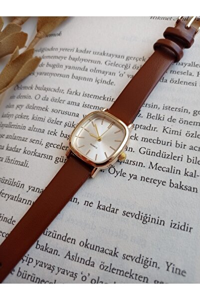 LA BOSS Vintage Minimal Brown Oval Crocodile Leather Women's Wristwatch