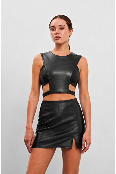 Balevra Dekolteli Deri Crop Bluz