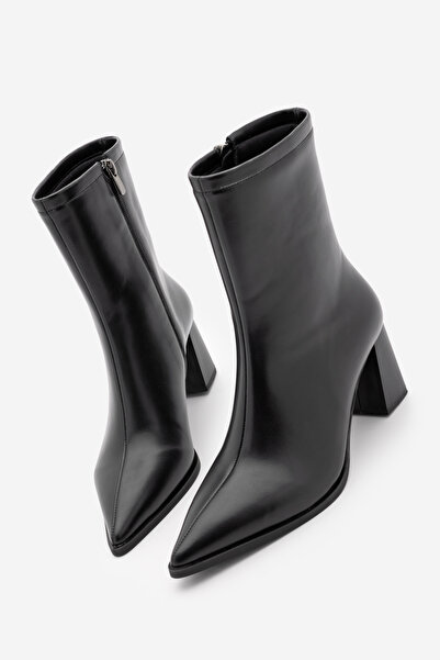 Marjin Damskie buty na grubym obcasie z ostrym czubkiem Simva Czarne