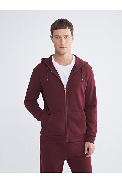 LC Waikiki Nevavm with a Difference of Lcwaikiki Classic Bordo 3 Threaded Pla...