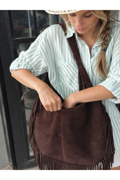 Afra Model boho cu ciucuri pentru noul sezon