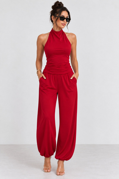 Kadın Kırmızı Boyundan Askılı Halter Yaka Pantolonlu Takım