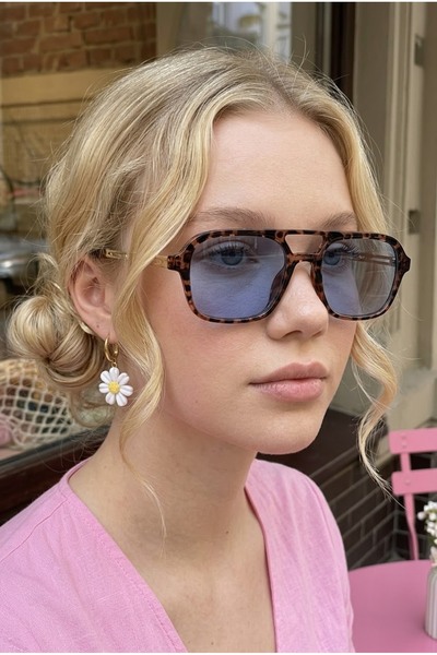 Eyesofia Swanky Unisex Leopard Frame Blue Ultra Light Uv400 Filtered Sunglasses