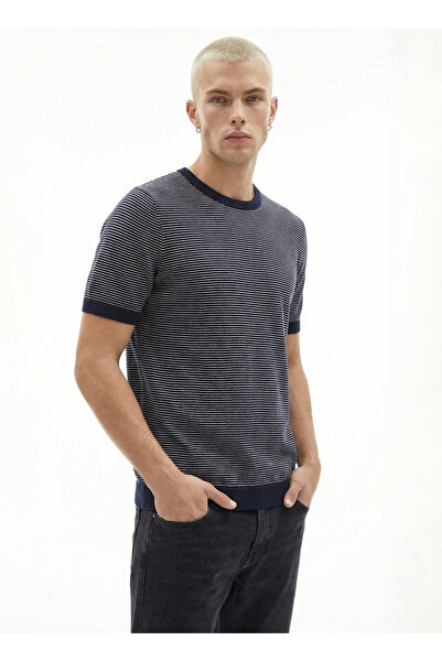 JEEP Navy - White Men's 100% Cotton Relaxed Sweater J6SM-KZK7825