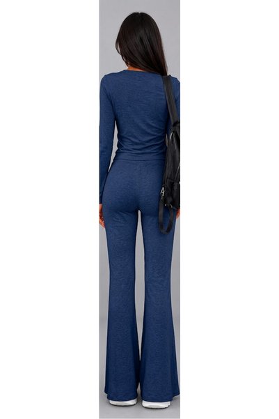 AÇELYA TEKSTİL Morning, It's Time to Stop Thinking about Combinations! 🤍 Soft Cotton Texture, Comfortable Fit, and Modern Wide Leg Design Make This Suit Ready for Every Moment of the Day.