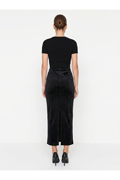 WAYS Women's Black Velvet Regular Waist Black Midi Skirt with Slit at the Back