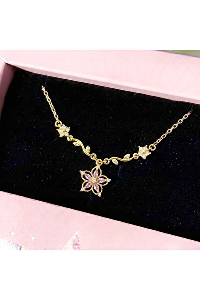 Heda Jewelry قلادة لافينيا - قلادة زهرة لافينيا الأنيقة المصنوعة من الفولاذ