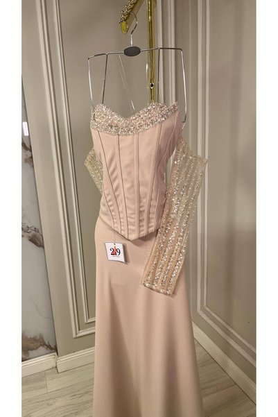 Boutique 219 فستان سهرة بيج كورسيه