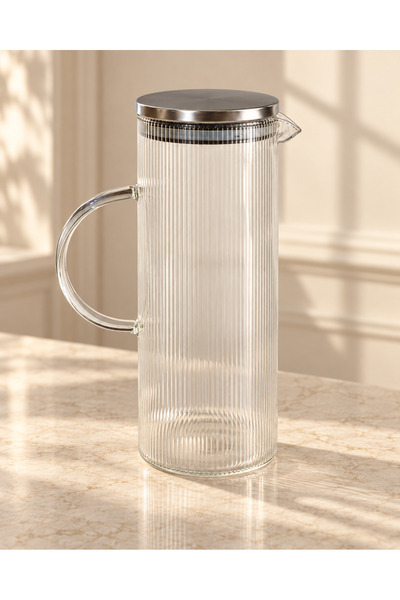Queen’s Kitchen Vakum Kapaklı Borosilikat Cam Sürahi – 1200 ml