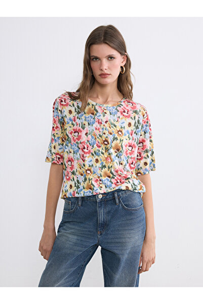 LC Waikiki Alita city women's floral t-shirt with oval neck - the alita city ...