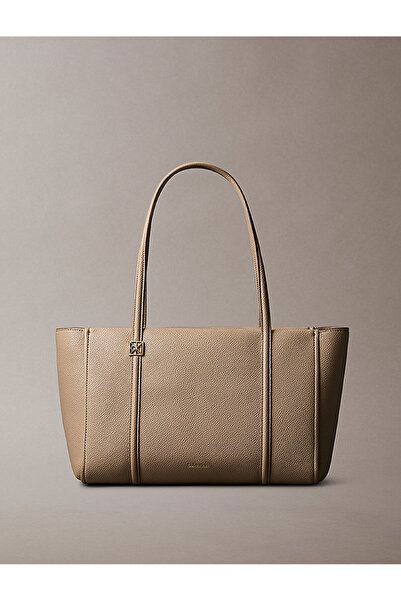 Calvin Klein Kadın Emblem Pebble Tote Çanta