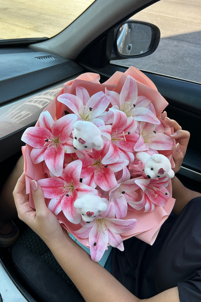 BYSHOPPİNG 3 Ayıcıklı Lilyum Buketi Pembe Sevgiliye Özel Dekoratif Çiçek Buket