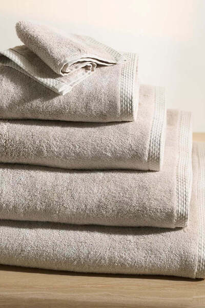 THE WHITE COMPANY Ultimate Modal Cotton Blend Hand Towel - Light Brown, 50 X ...