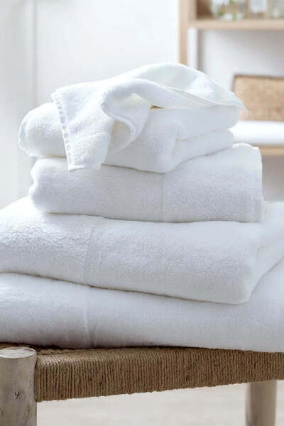 THE WHITE COMPANY Classic Hydrocotton 100% Cotton Bath Towel - White, 70 X 12...