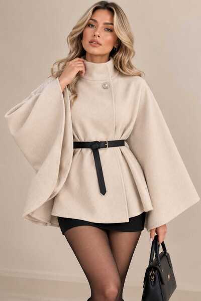 ALANOVA FASHION KADIN OVERSİZE RAHAT KALIP DİK YAKA KEMERLİ DÜĞMELİ PANÇO