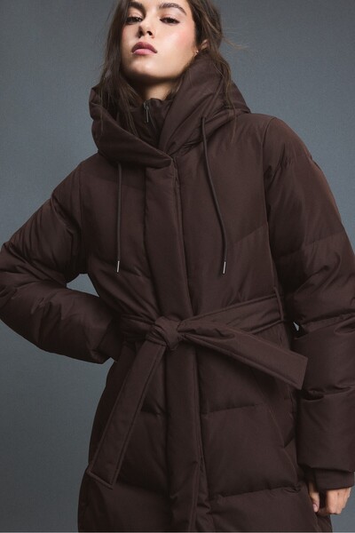 Stradivarius Kemerli kapitone kaban