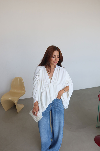 Özge Özgenç V Yaka Balon Bluz