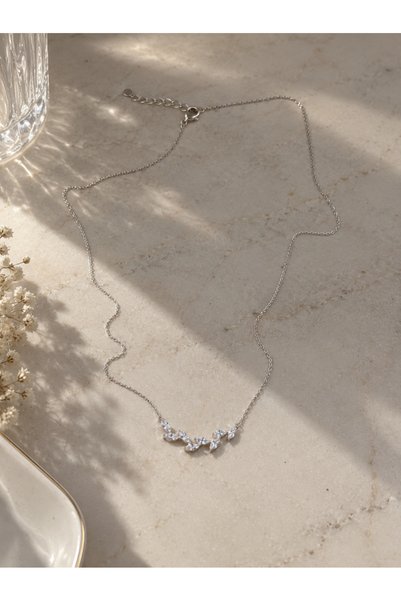 Minamis Silver Zircon Stone Ivy Necklace